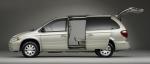 Chrysler Town & Country 2005 года
